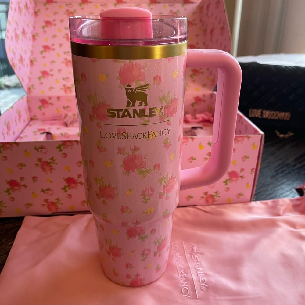 Stanley The Quencher H2.O FlowState Tumbler 30oz SOLD OUT
